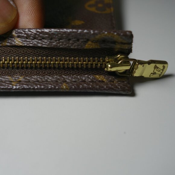 Vtg Louis Vuitton Monogram Posh Toilette 26 Cosmetic Pouch, Size 9 in x 9.5 in - Picture 11 of 16